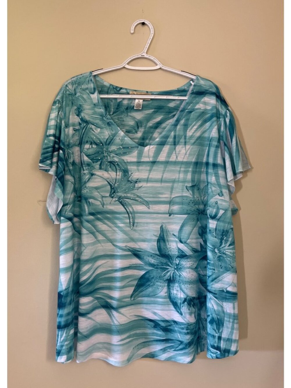 Davina Womens 3X Teal And White Tropical Floral Print V-Neck Short Sleeve Blouse